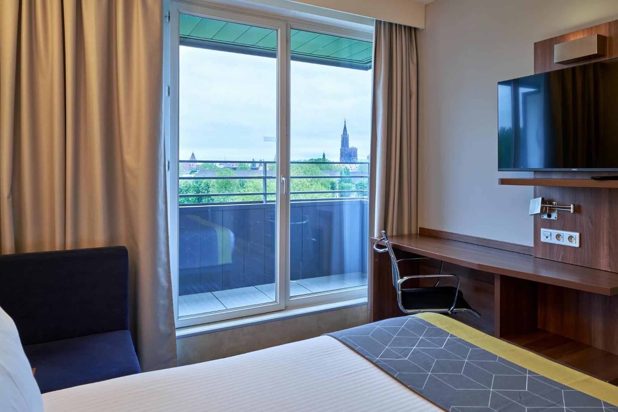 Holiday Inn Express Strasbourg Centre By Ihg Exterior photo