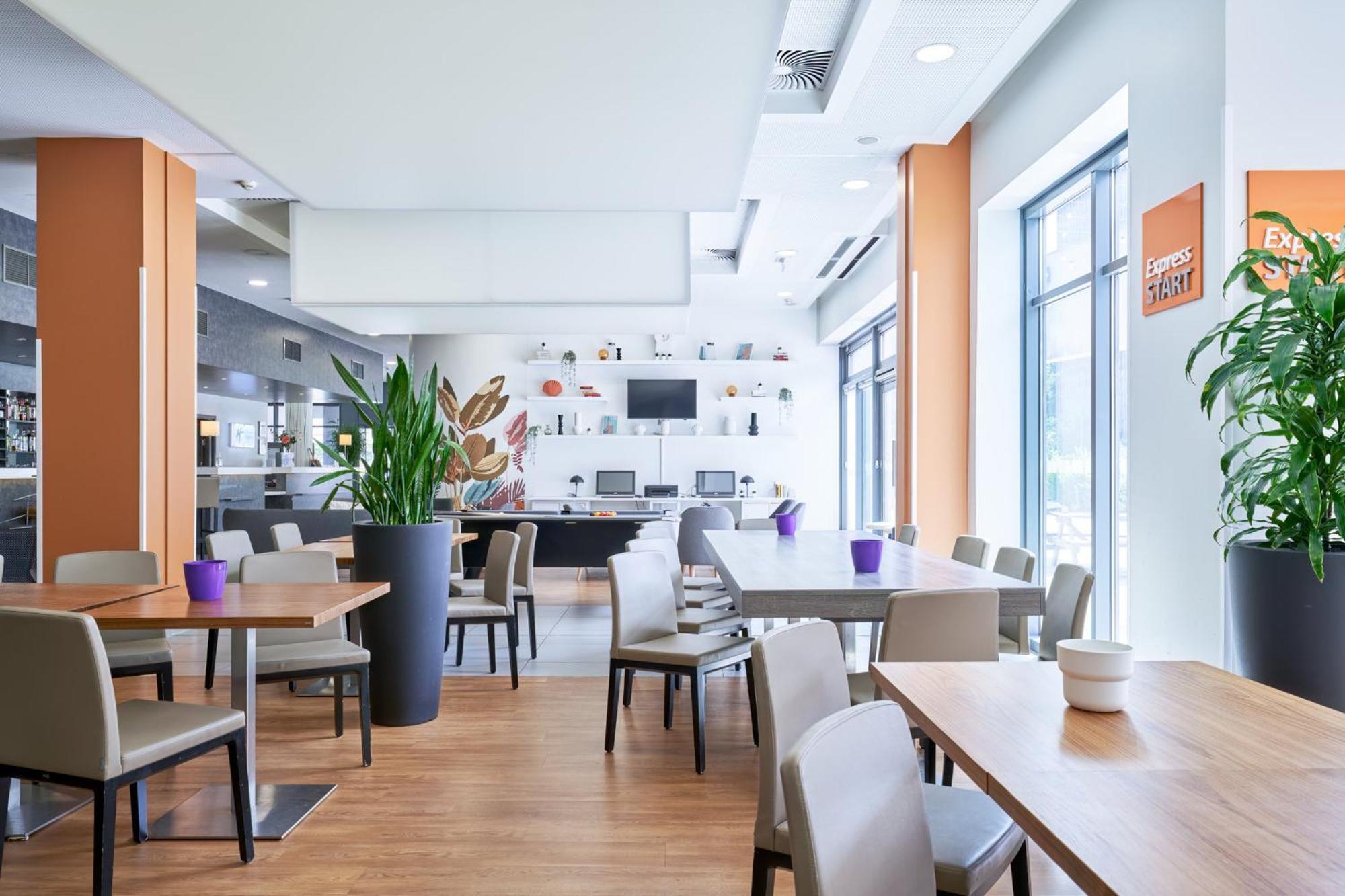 Holiday Inn Express Strasbourg Centre By Ihg Exterior photo