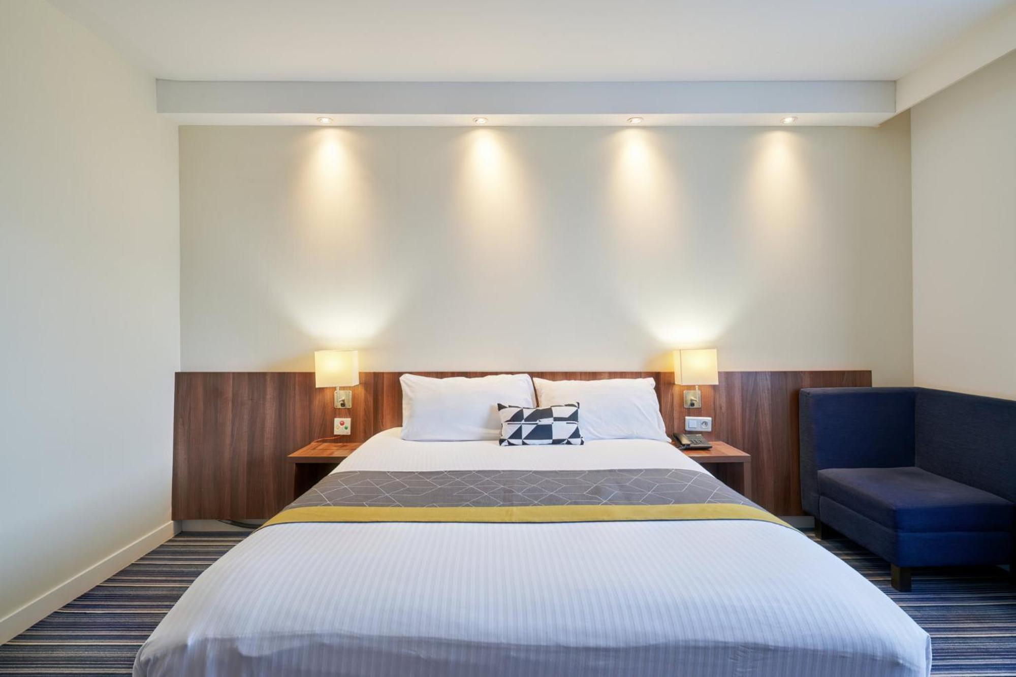Holiday Inn Express Strasbourg Centre By Ihg Exterior photo